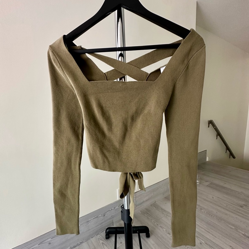 LE LIS Green Lace Up Fitted Crop Sweater NWT Small